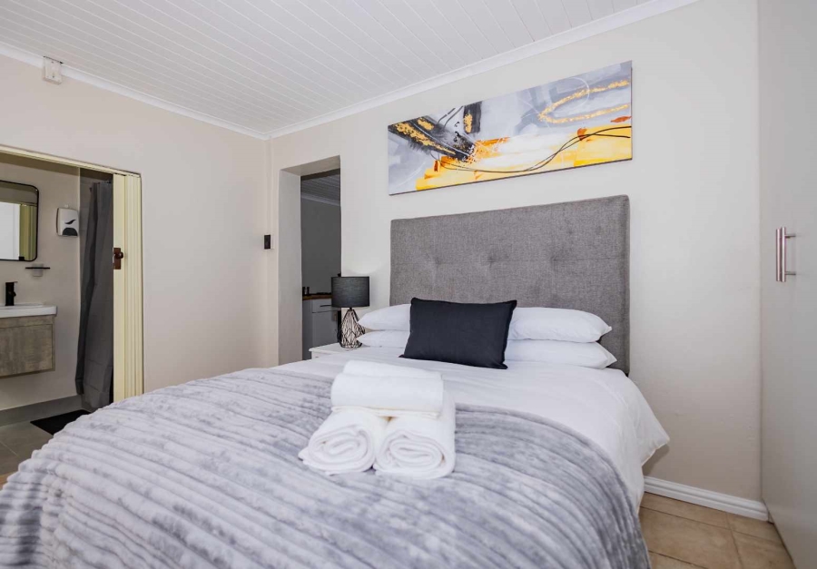 To Let 2 Bedroom Property for Rent in Oakdale Western Cape